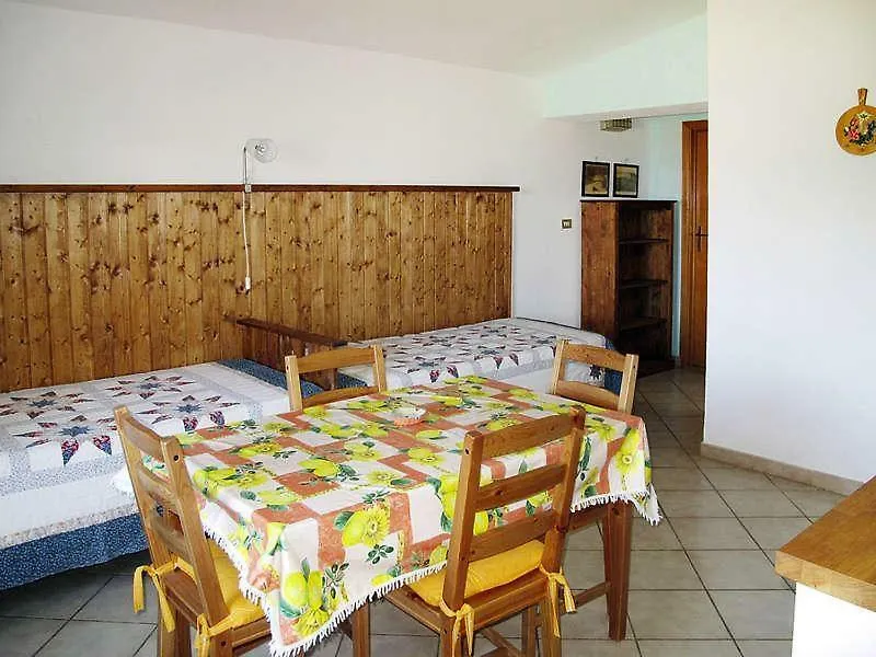 קאפוליברי Residence Melograno 0*,