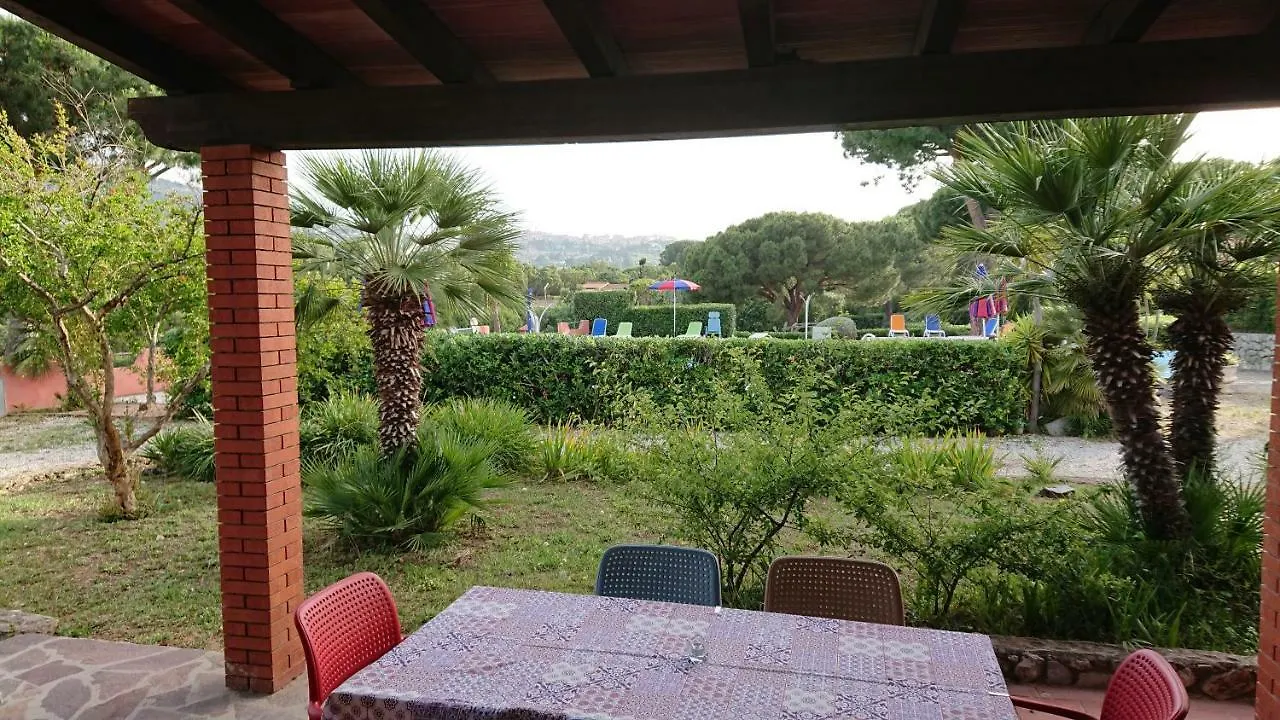 קאפוליברי Residence Melograno 0*,