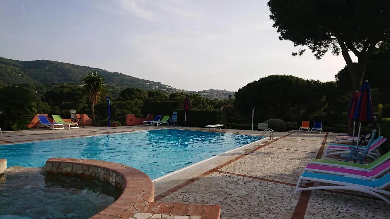 קאפוליברי Residence Melograno